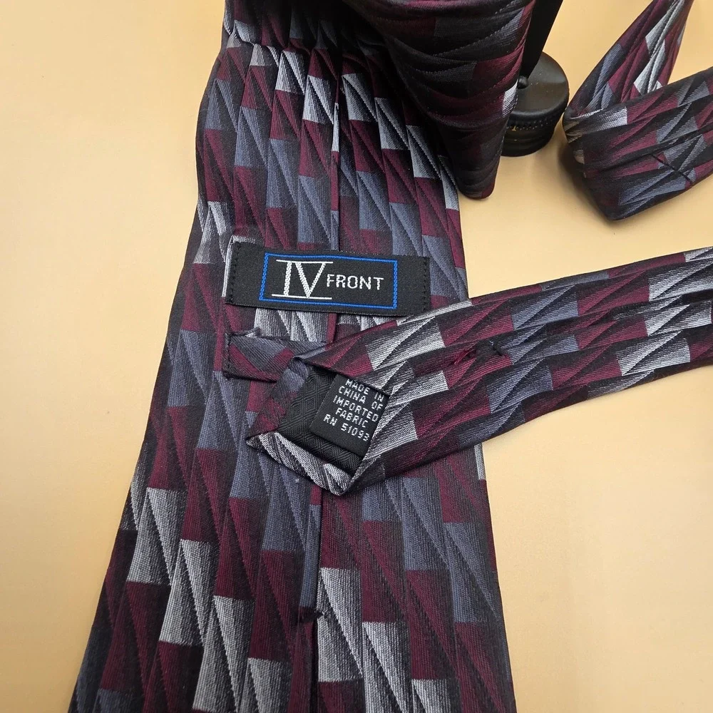 IV Front Mens Burgundy Grey Blue Geometric Silk Blend Necktie RN 51093
